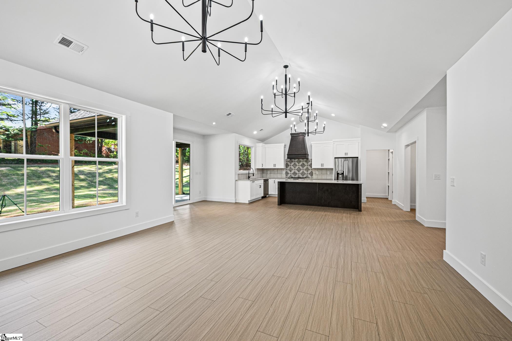 329 Wall Street Campobello, SC 29322 - Photo 7 of 30
