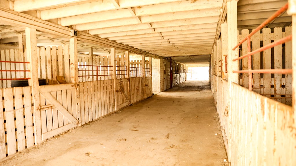 240 Peterson Farm Road Kerrville, TX 78028 - Photo 25 of 37