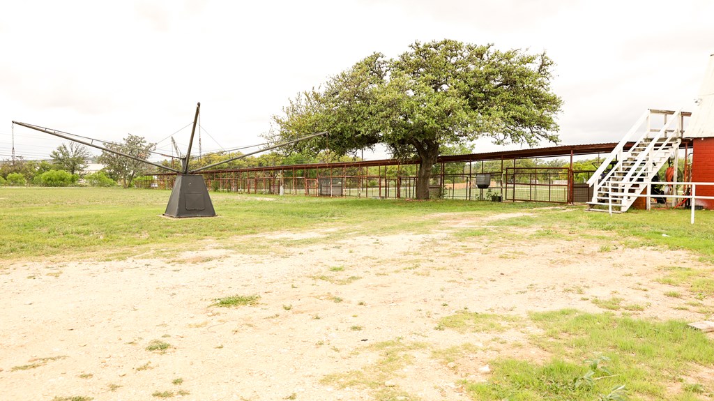 240 Peterson Farm Road Kerrville, TX 78028 - Photo 26 of 37