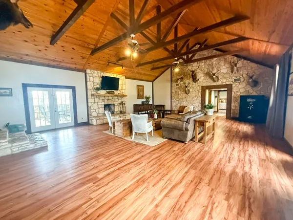 $1,100,000 | 240 Peterson Farm Road, Kerrville, TX 78028