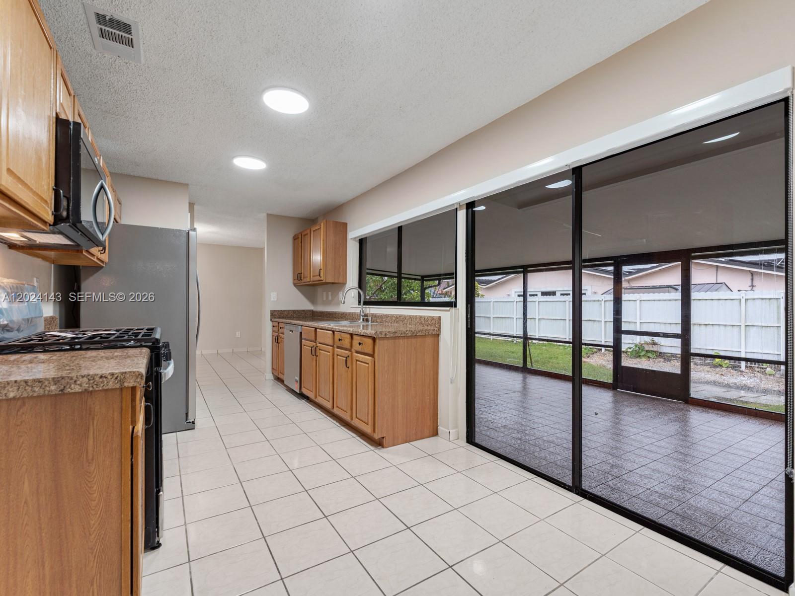13360 Southwest 46th Street Miami, FL 33175 - Photo 12 of 39