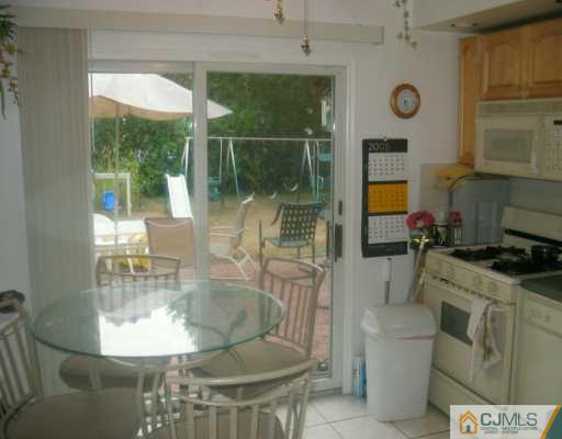 8 Richmond Road Edison, NJ 08817 - Photo 4 of 8