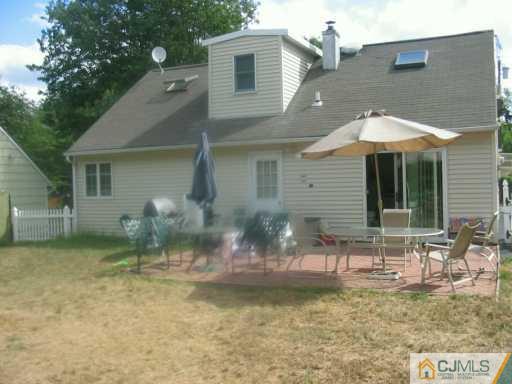 8 Richmond Road Edison, NJ 08817 - Photo 5 of 8