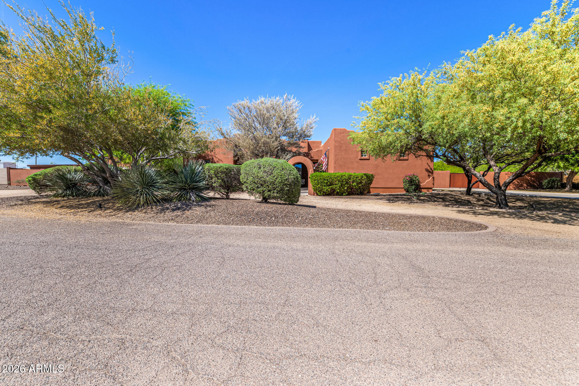2324 La Verna Way Phoenix, AZ 85086 - Photo 3 of 79 01-La Verna