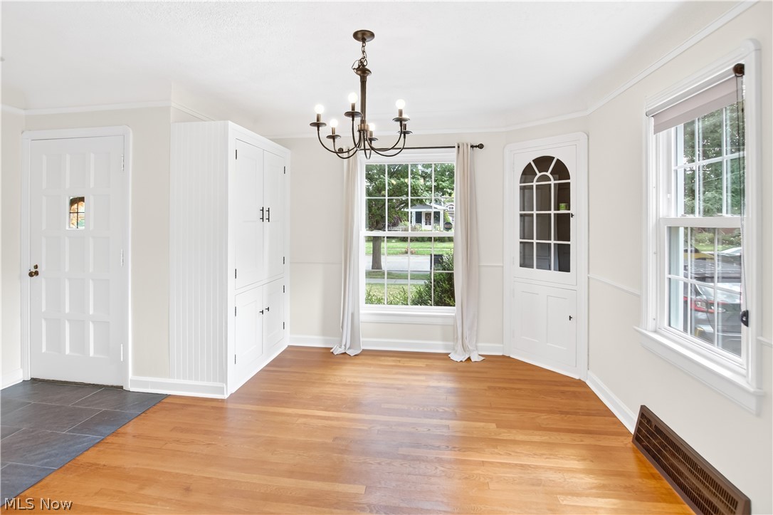 16305 Munn Road Cleveland, OH 44111 - Photo 3 of 36