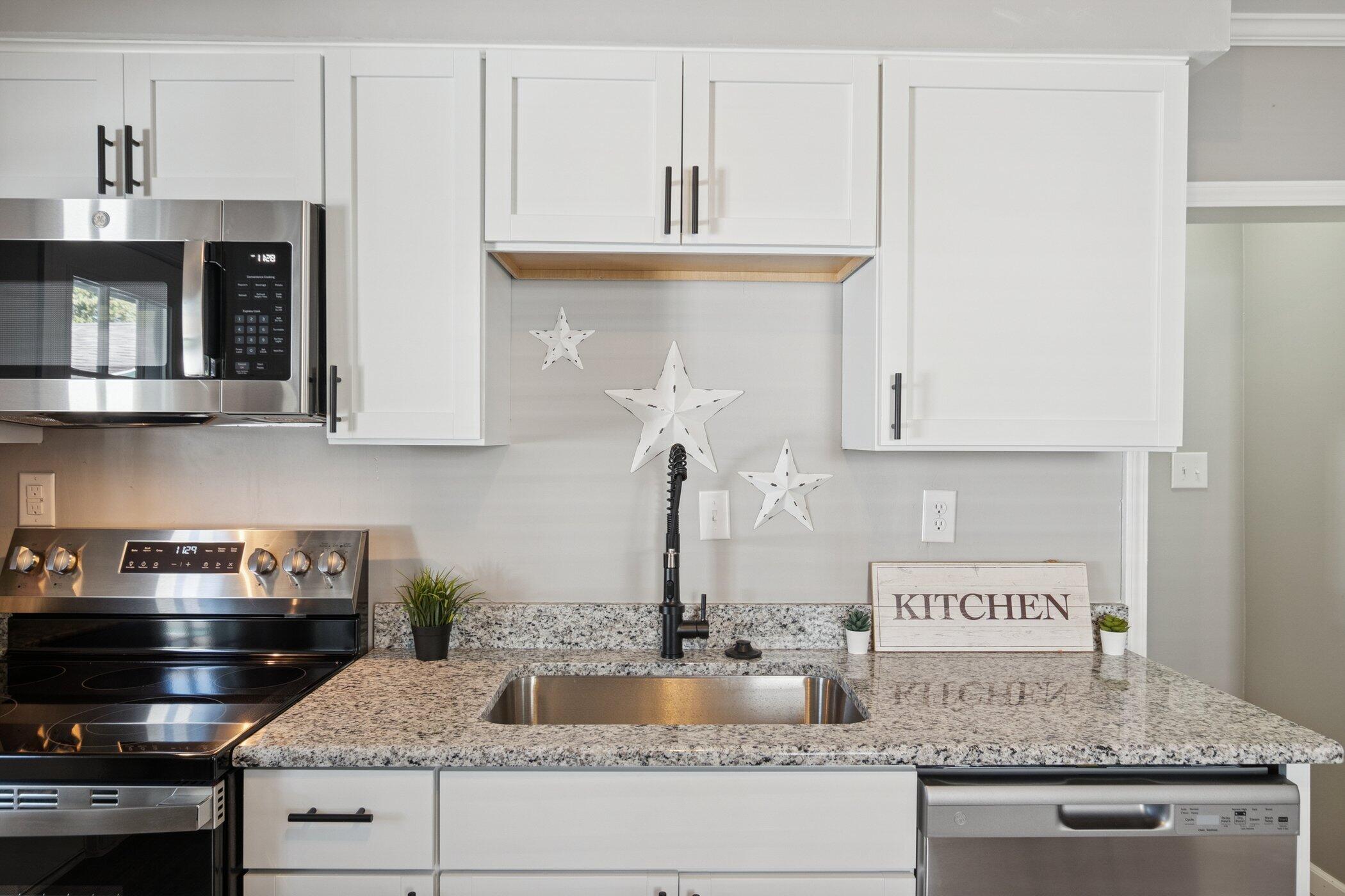 23730 Brest Taylor, MI 48180 - Photo 19 of 39 BrestKitchencounter