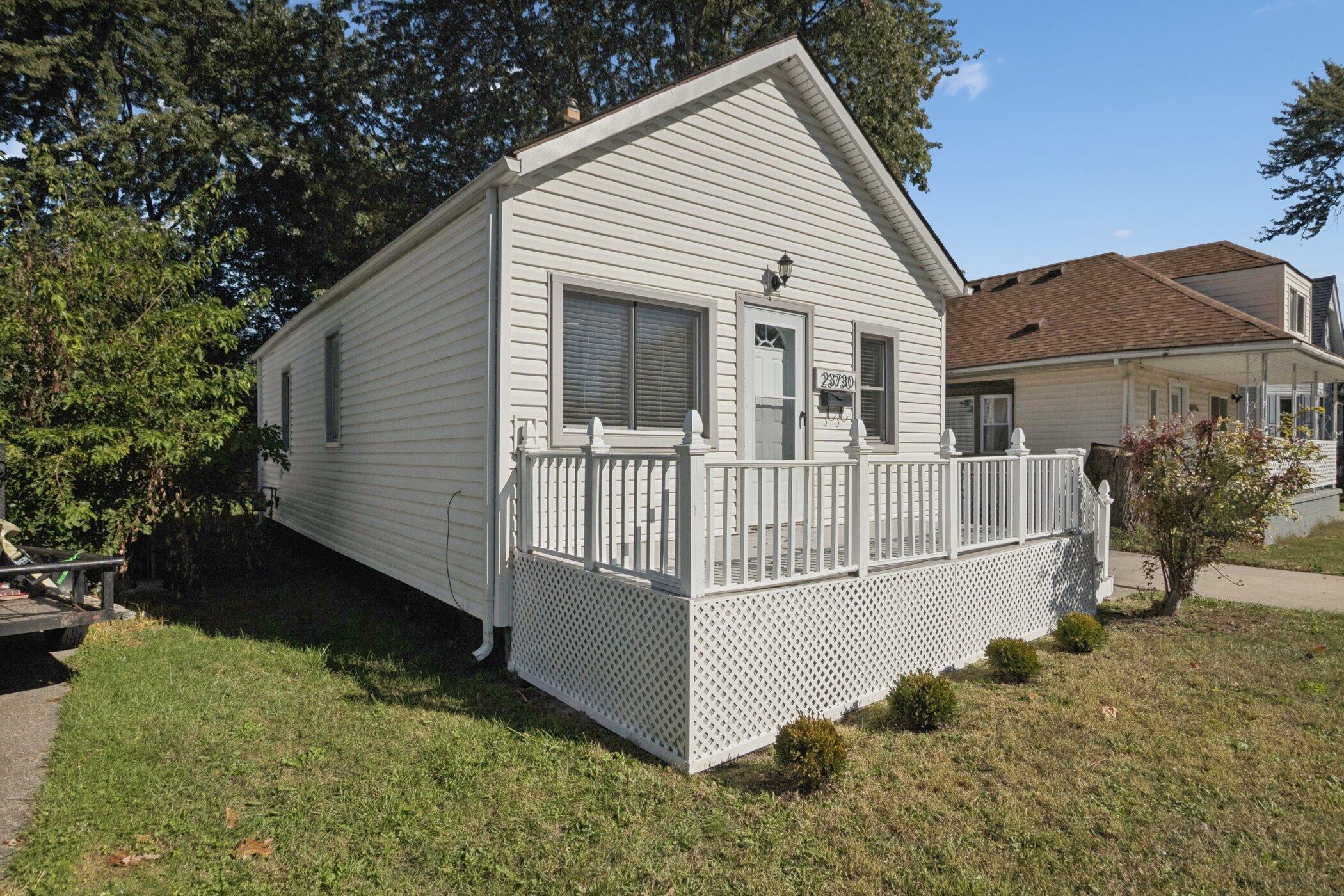 23730 Brest Taylor, MI 48180 - Photo 2 of 39 BrestFront2