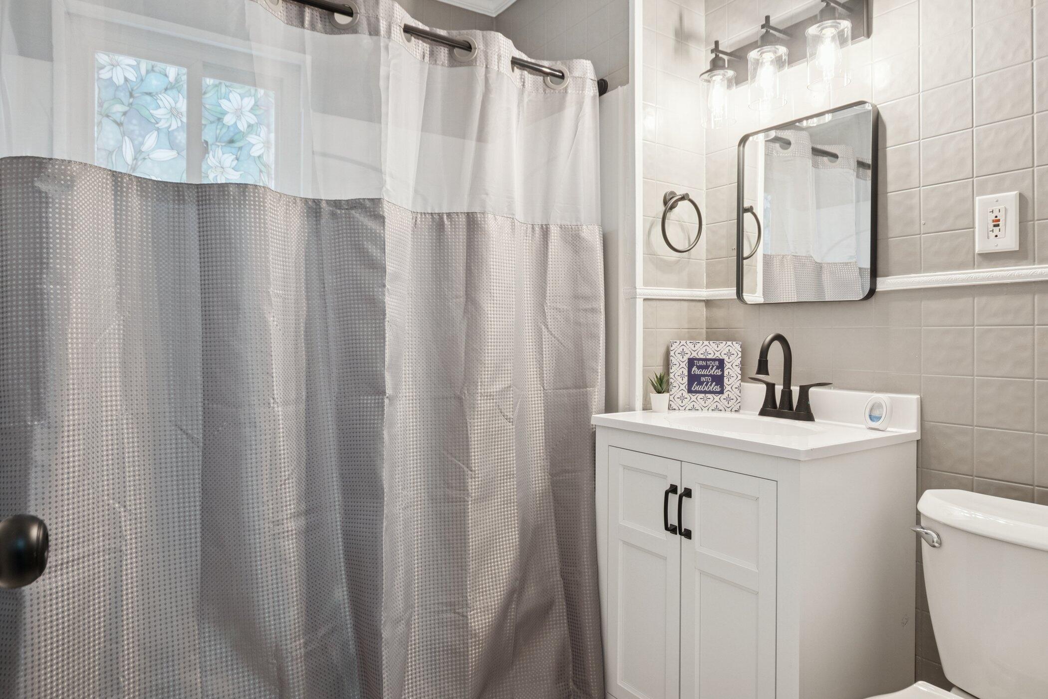 23730 Brest Taylor, MI 48180 - Photo 22 of 39 BrestBath1