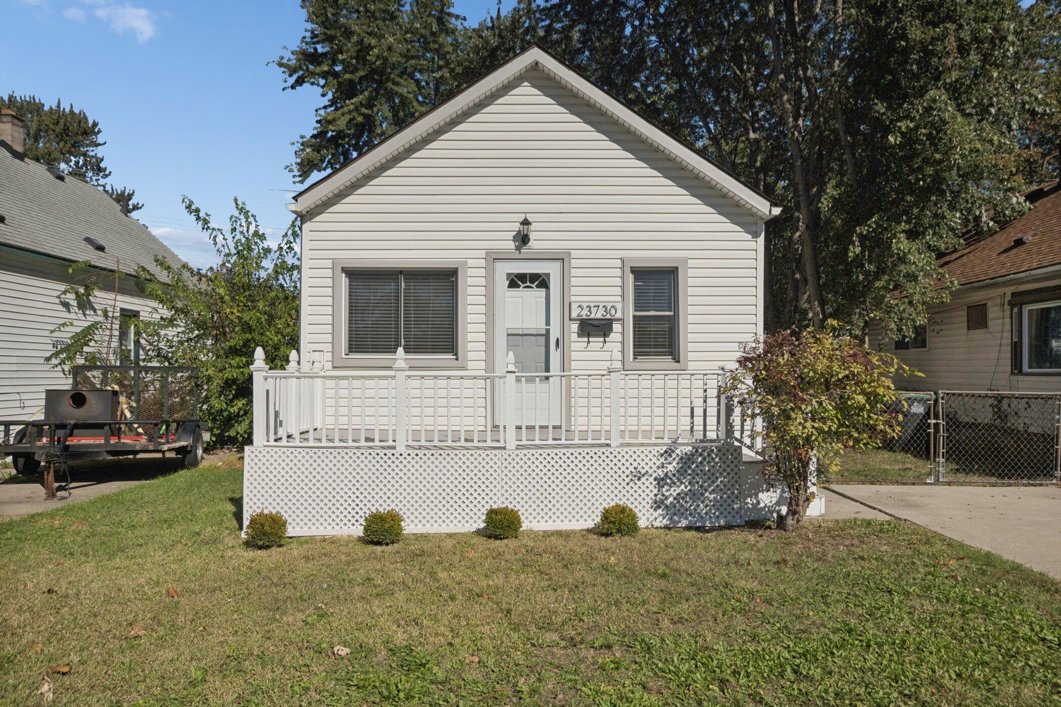 23730 Brest Taylor, MI 48180 - Photo 3 of 39 BrestFront3