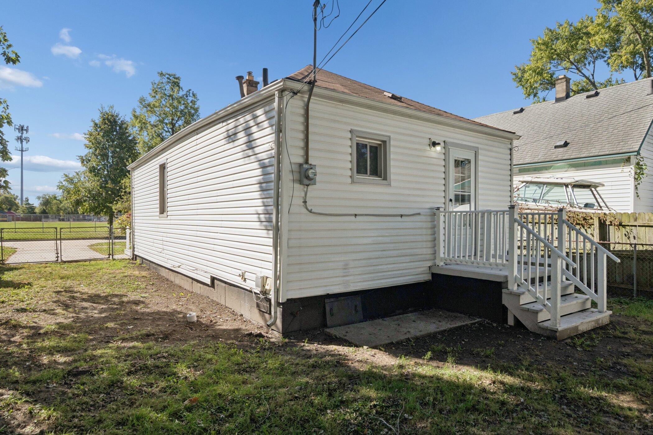 23730 Brest Taylor, MI 48180 - Photo 32 of 39 BrestBack2