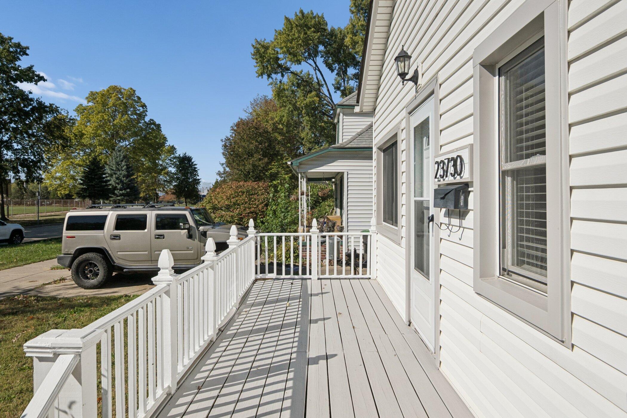 23730 Brest Taylor, MI 48180 - Photo 6 of 39 Brestporch