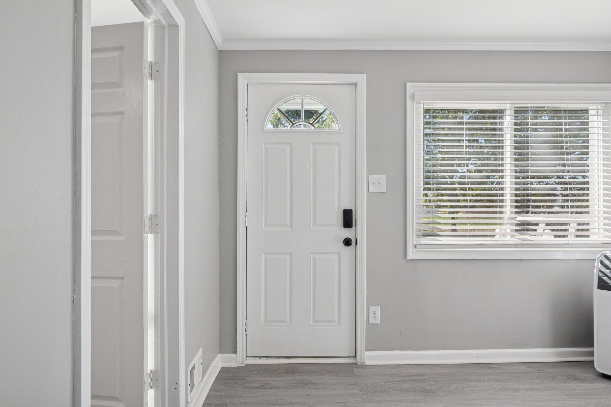 23730 Brest Taylor, MI 48180 - Photo 10 of 39 BrestLR1