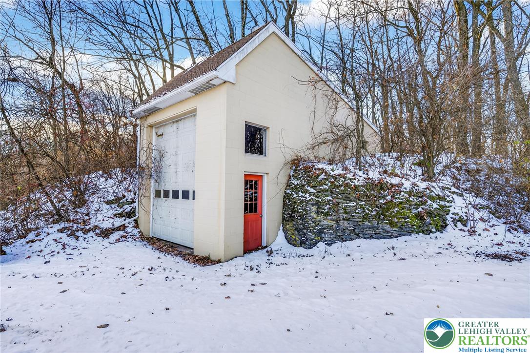 128 Deer Run Road Kutztown, PA 19530 - Photo 21 of 38 Large Garage could house boat/trailer