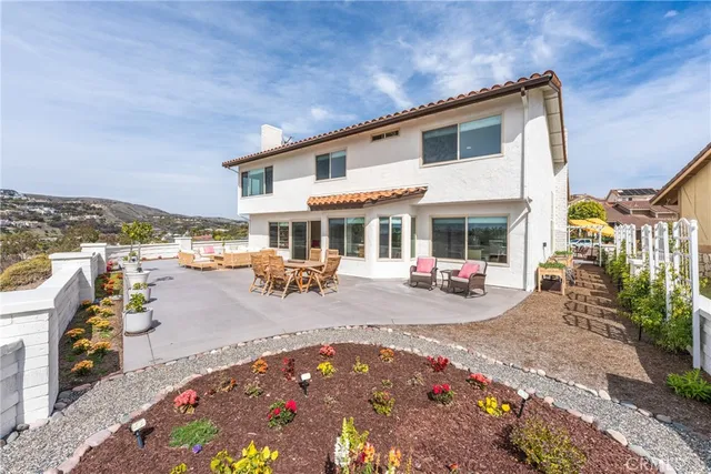 $2,499,000 | 523 Calle Baranda, San Clemente, CA 92673