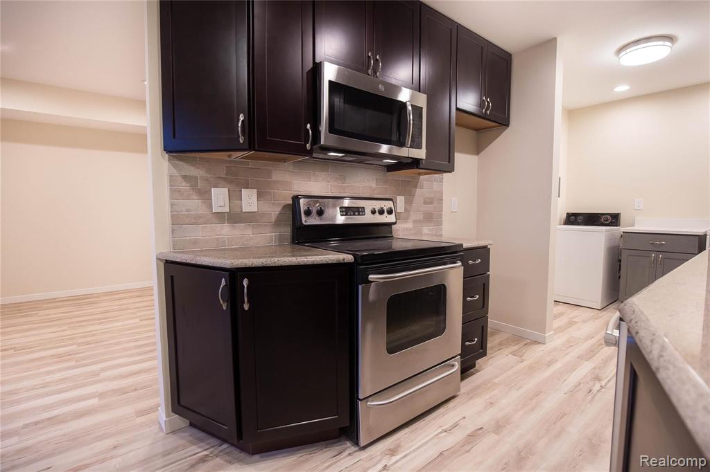 29840 West 12 Mile Road, Unit 409 Farmington Hills, MI 48334 - Photo 4 of 15