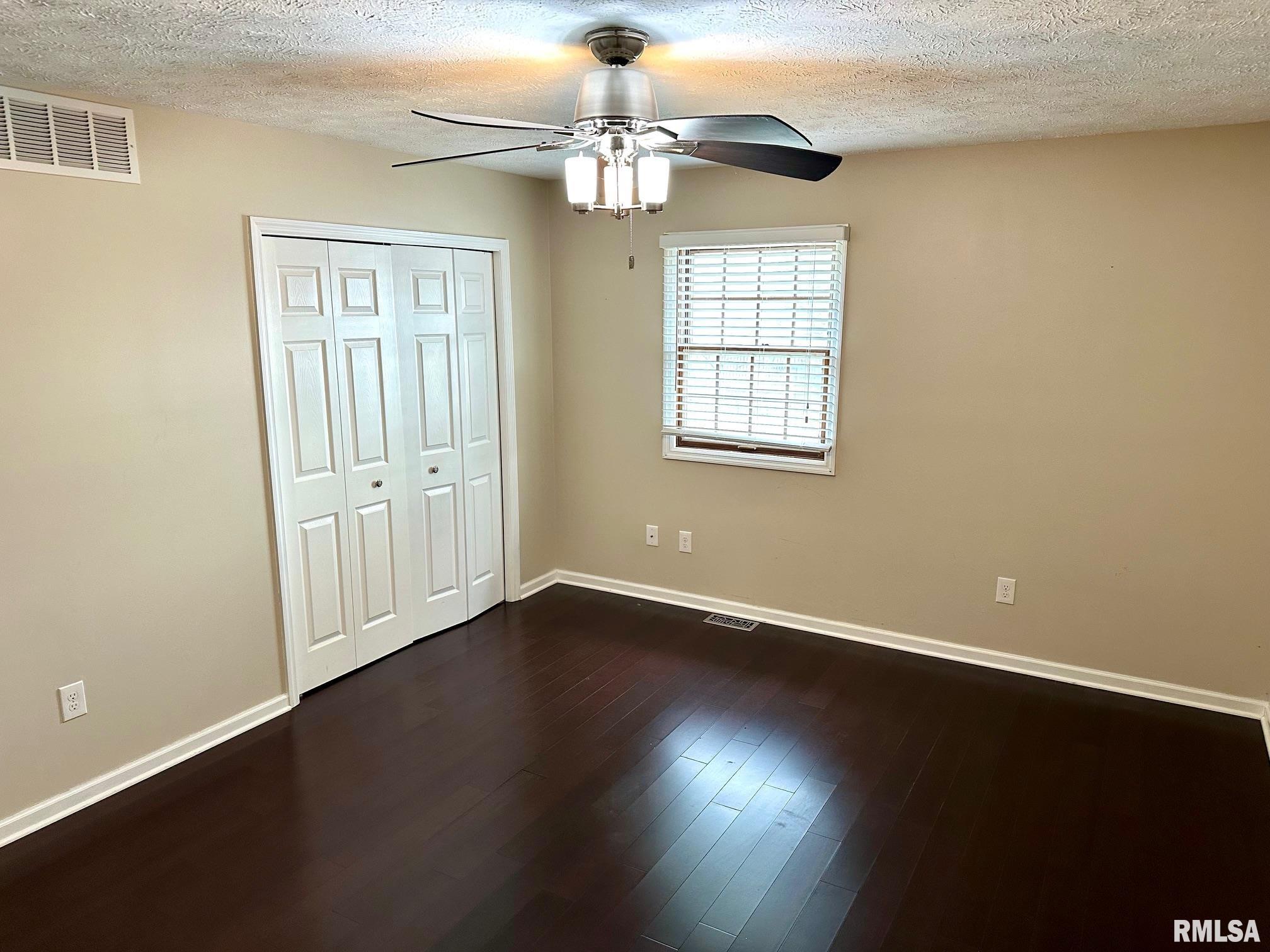 28 Jacobs Lane Jacksonville, IL 62650 - Photo 11 of 29