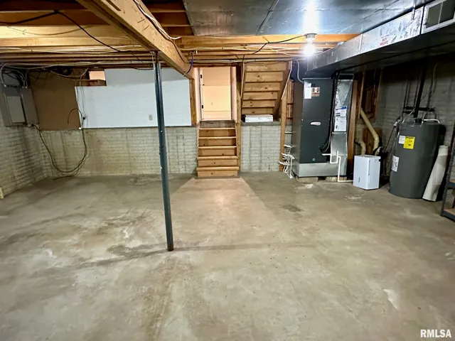 $229,900 | 28 Jacobs Lane, Jacksonville, IL 62650