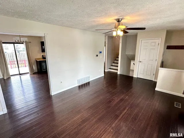 $229,900 | 28 Jacobs Lane, Jacksonville, IL 62650