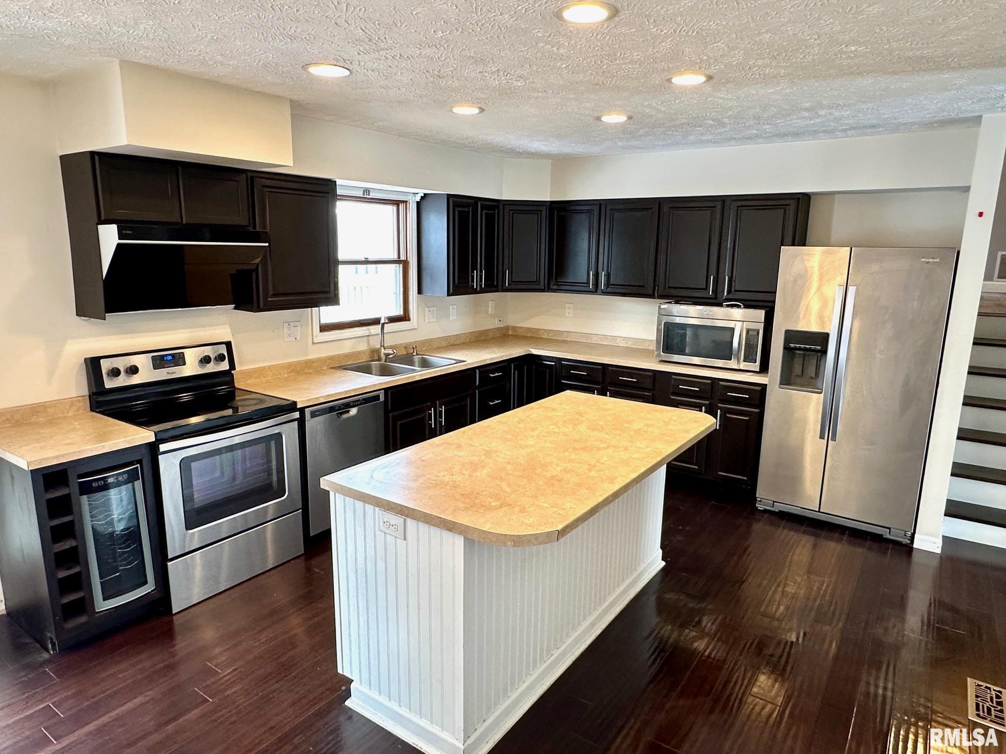 28 Jacobs Lane Jacksonville, IL 62650 - Photo 6 of 29