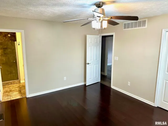 $229,900 | 28 Jacobs Lane, Jacksonville, IL 62650