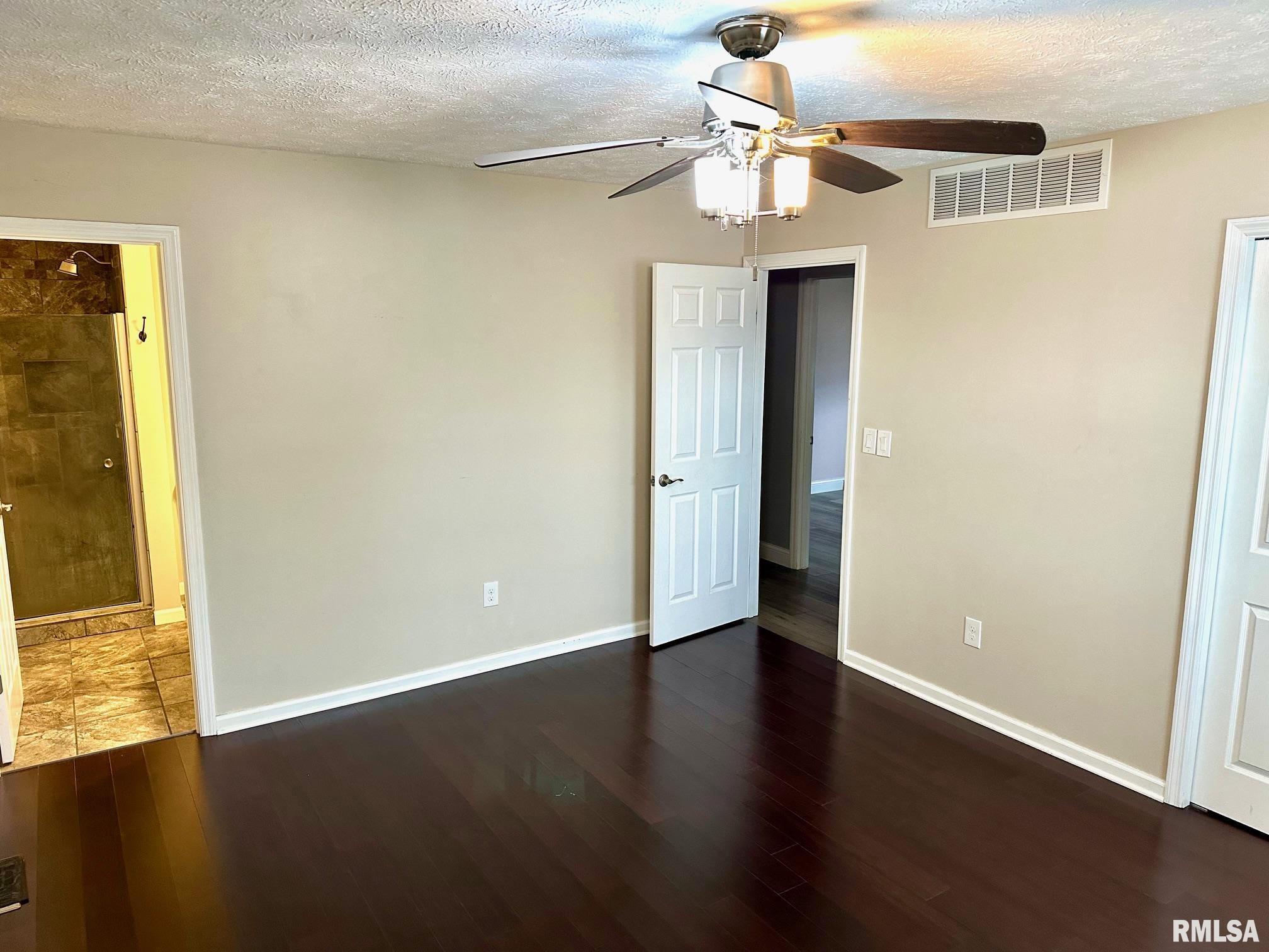 28 Jacobs Lane Jacksonville, IL 62650 - Photo 10 of 29