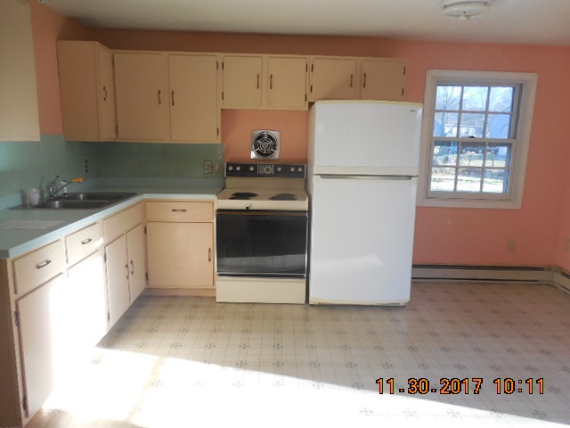 2 Laperle Avenue Exeter, NH 03833 - Photo 3 of 9 Gallery Image 3