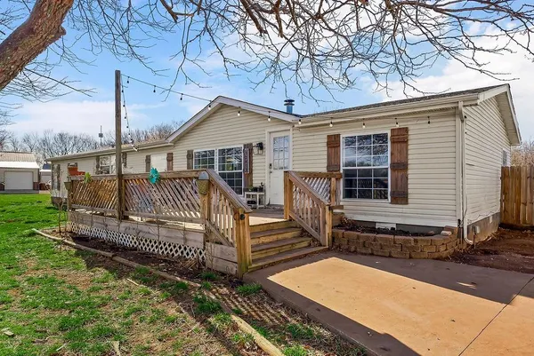 $365,000 | 32809 Northeast Norton Road, Garnett, KS 66032