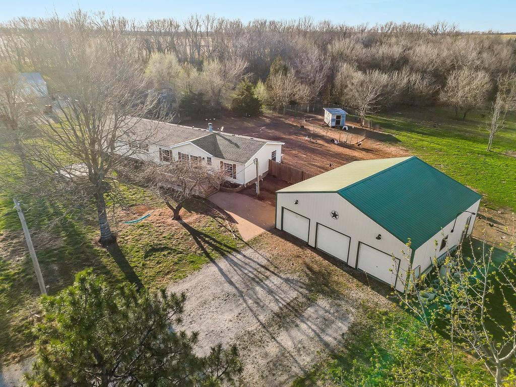 32809 Northeast Norton Road Garnett, KS 66032 - Photo 4 of 44