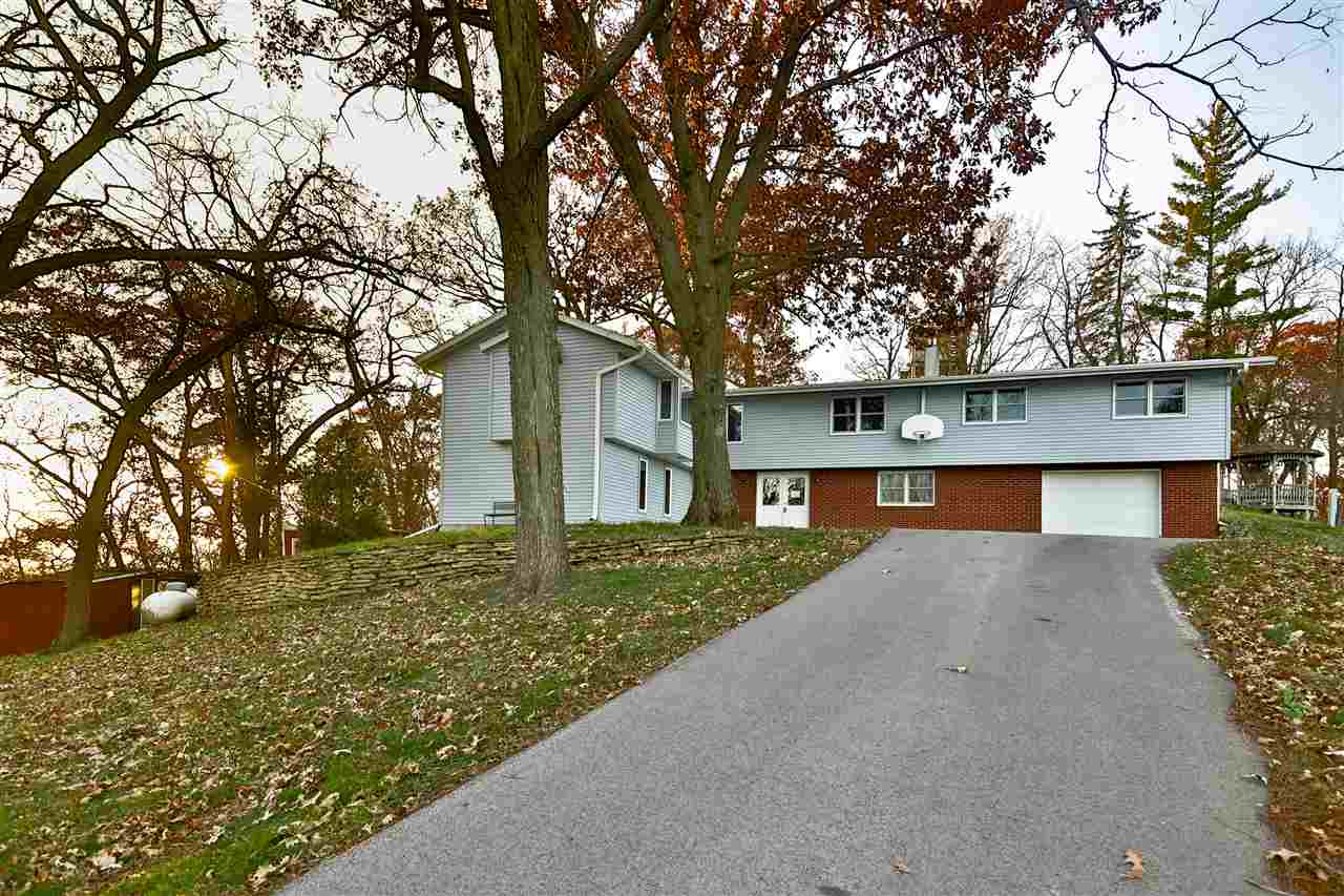118 North Elizabeth Scales Mound Road Elizabeth, IL 61028 - Photo 2 of 40 front view of a house with a yard