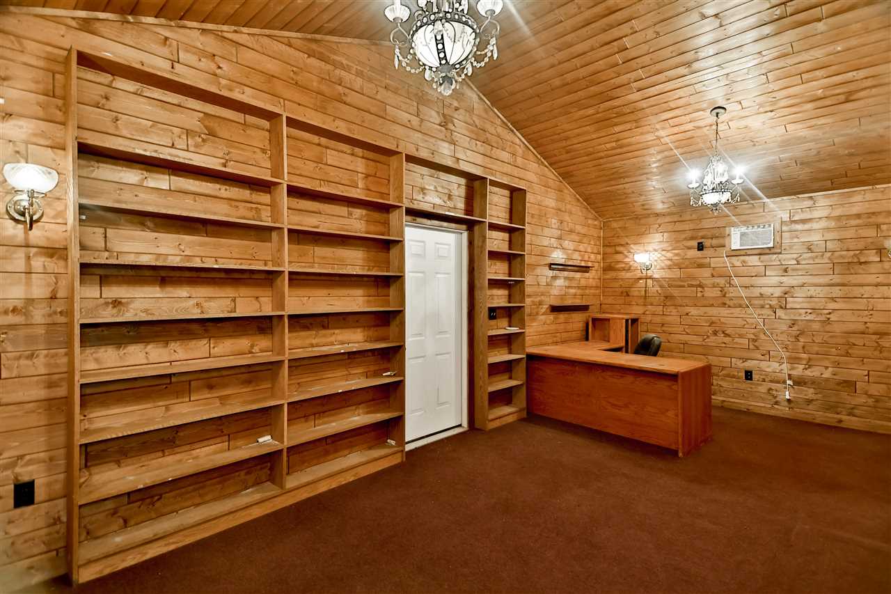 118 North Elizabeth Scales Mound Road Elizabeth, IL 61028 - Photo 37 of 40 a view of a room with shelves