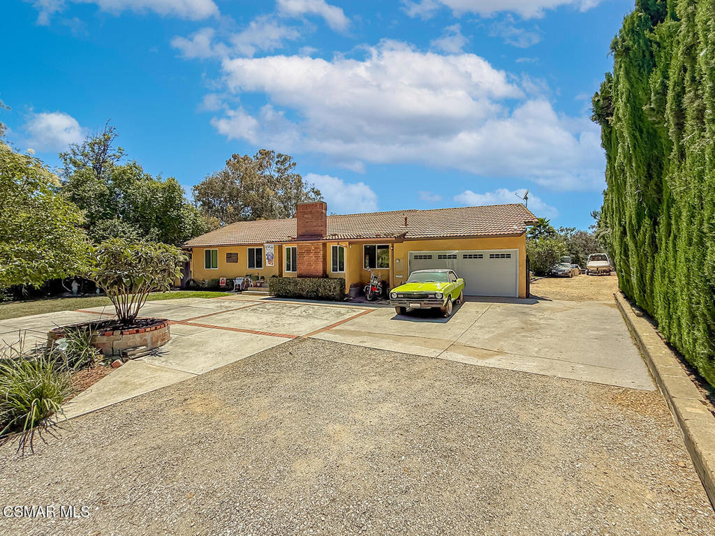 1351 Rambling Road Simi Valley, CA 93065 - Photo 11 of 70