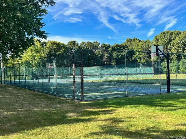 $1,995 | 21 Sierra Court, Unit 21, Coram, NY 11727