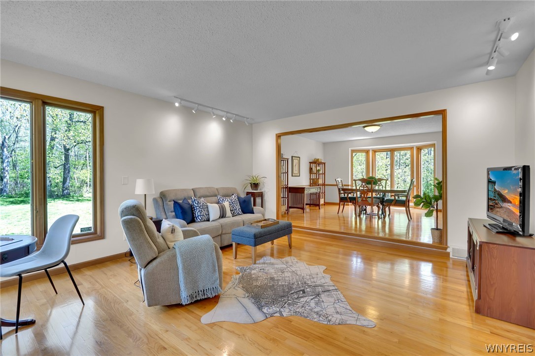 4789 Shimerville Road Clarence, NY 14031 - Photo 5 of 50