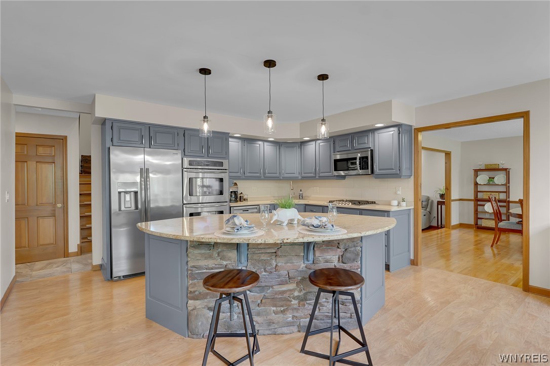 4789 Shimerville Road Clarence, NY 14031 - Photo 7 of 50 Eat-in Kitchen