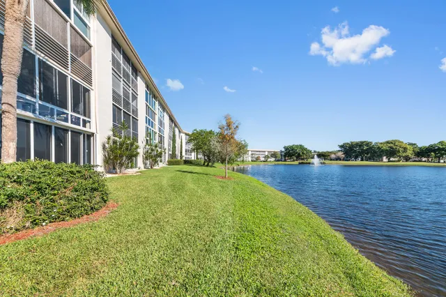 $193,000 | 3204 Portofino Point, Unit H2, Coconut Creek, FL 33066