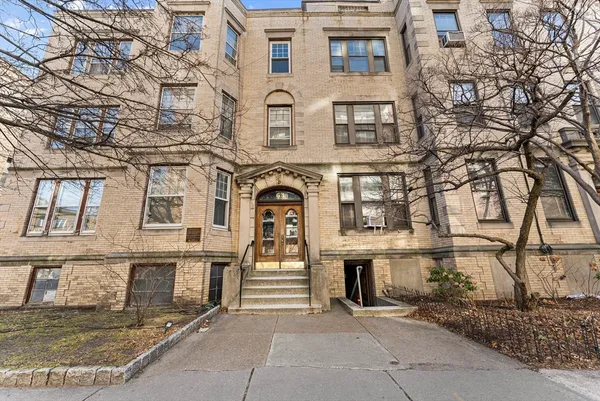 $669,000 | 63 Longwood Avenue, Unit 2, Brookline, MA 02446