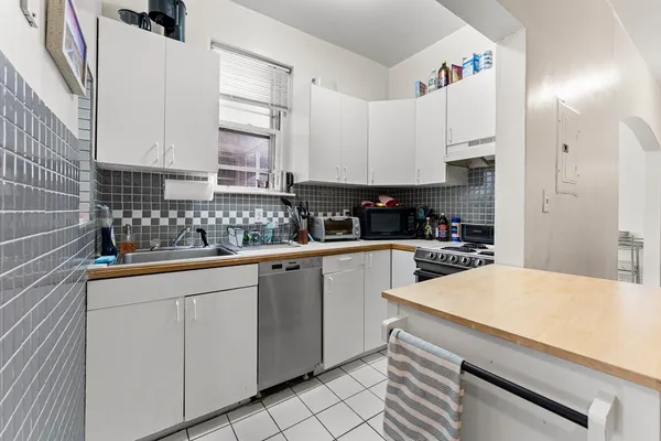 $669,000 | 63 Longwood Avenue, Unit 2, Brookline, MA 02446