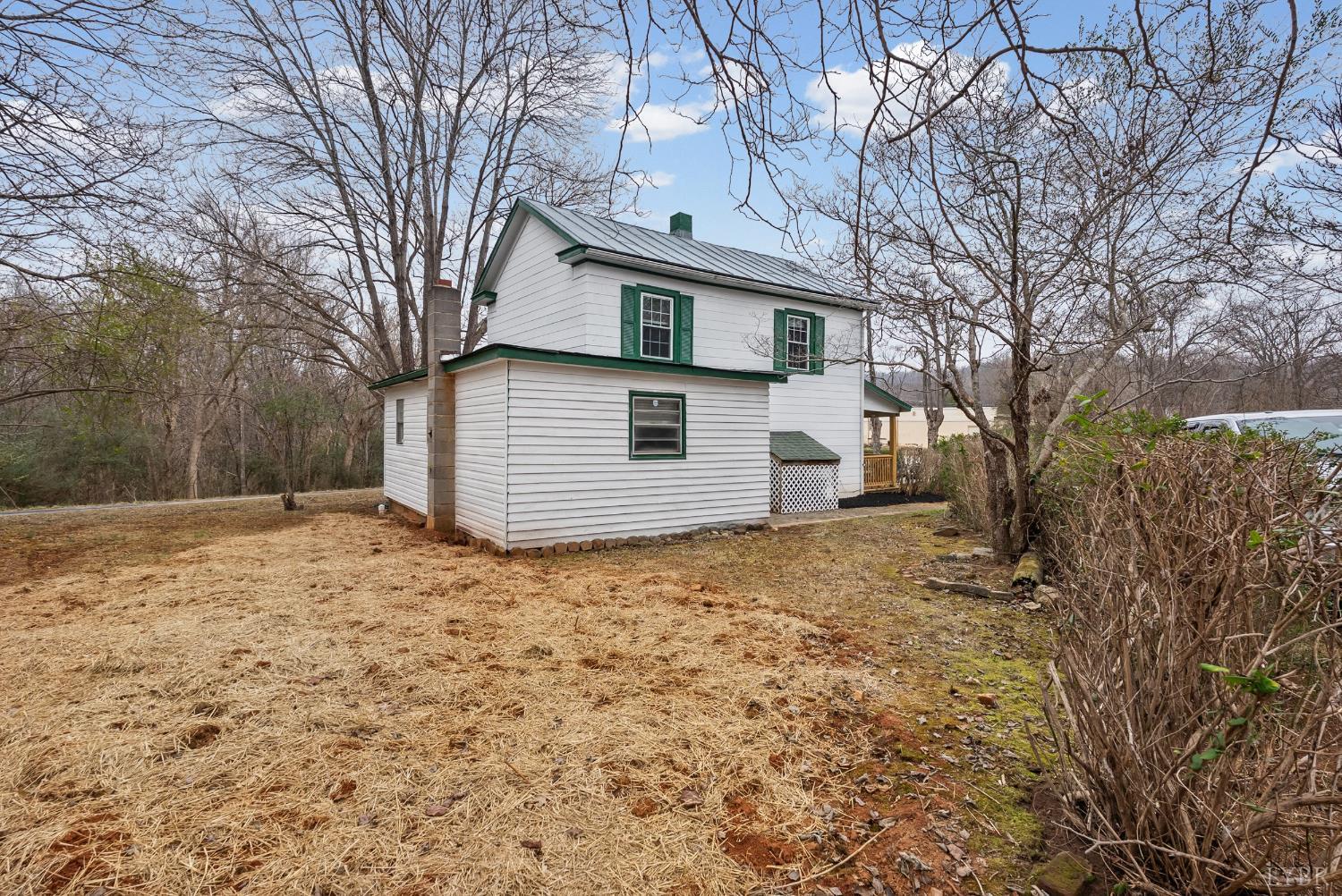 26 Braddock Lane Shipman, VA 22971 - Photo 27 of 37 a backyard of a house