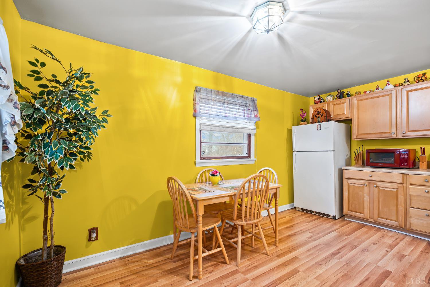 26 Braddock Lane Shipman, VA 22971 - Photo 10 of 37 a dining room with furniture and wooden floor