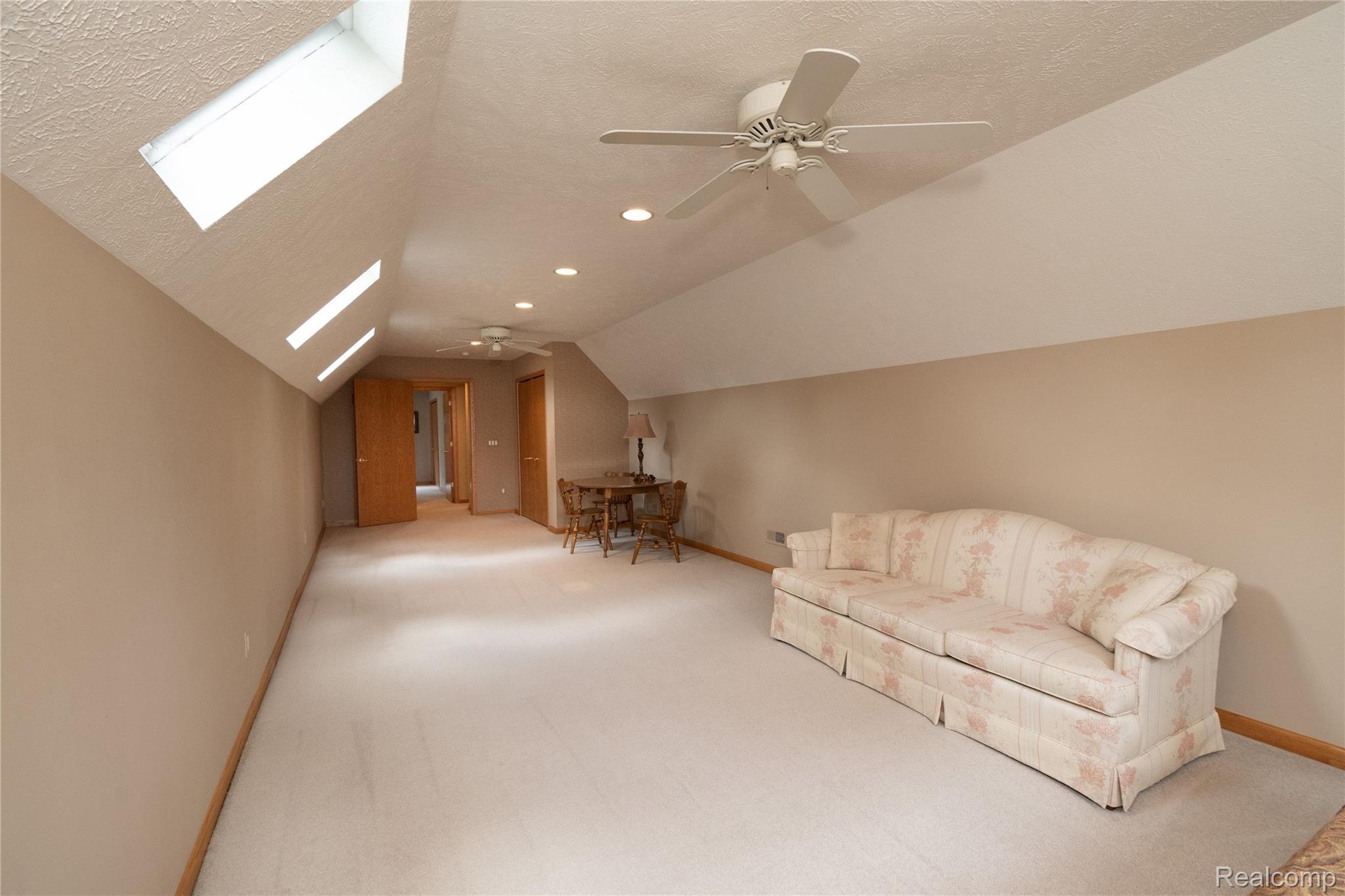 9449 Quail Ridge Run Brighton, MI 48114 - Photo 48 of 71 DSC_0869.jpg