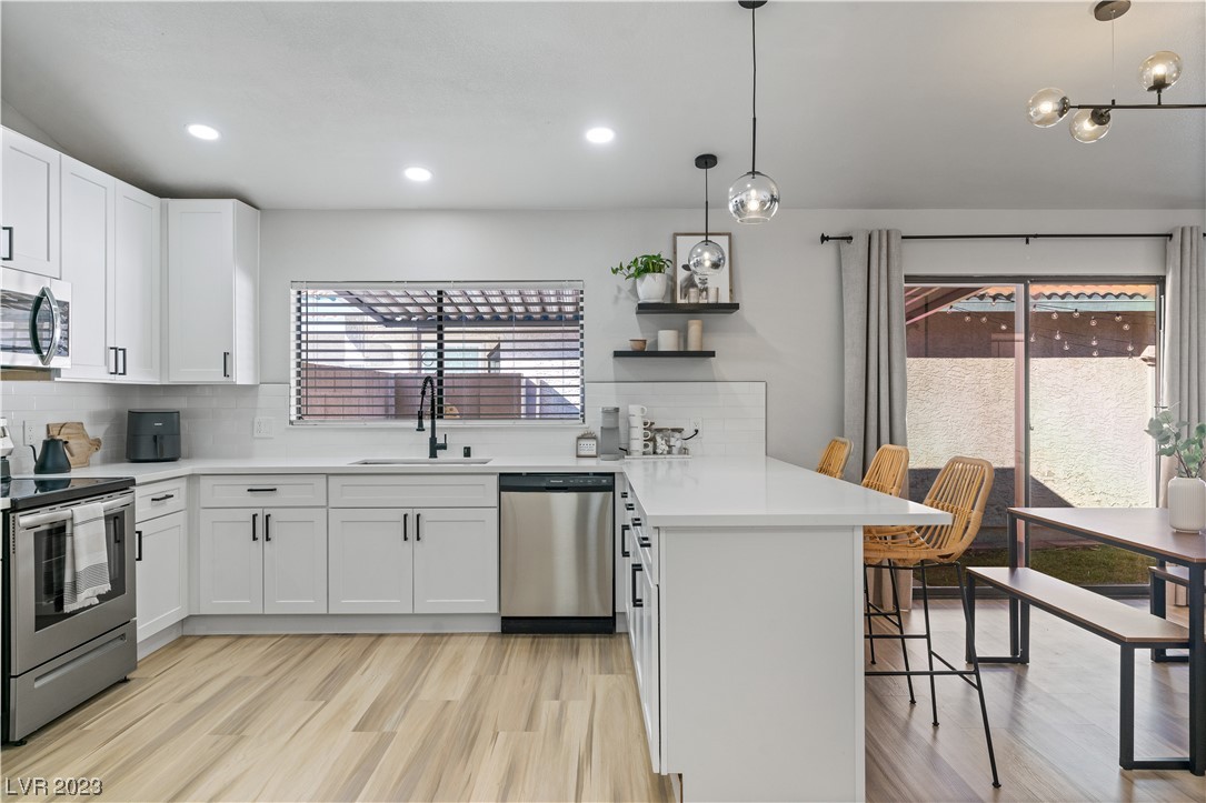6420 West Pearcrest Road Las Vegas, NV 89108 - Photo 3 of 43 Gallery Image 3