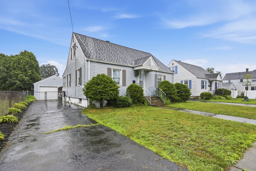 63 Fordham Street Springfield, MA 01104 - Photo 2 of 39