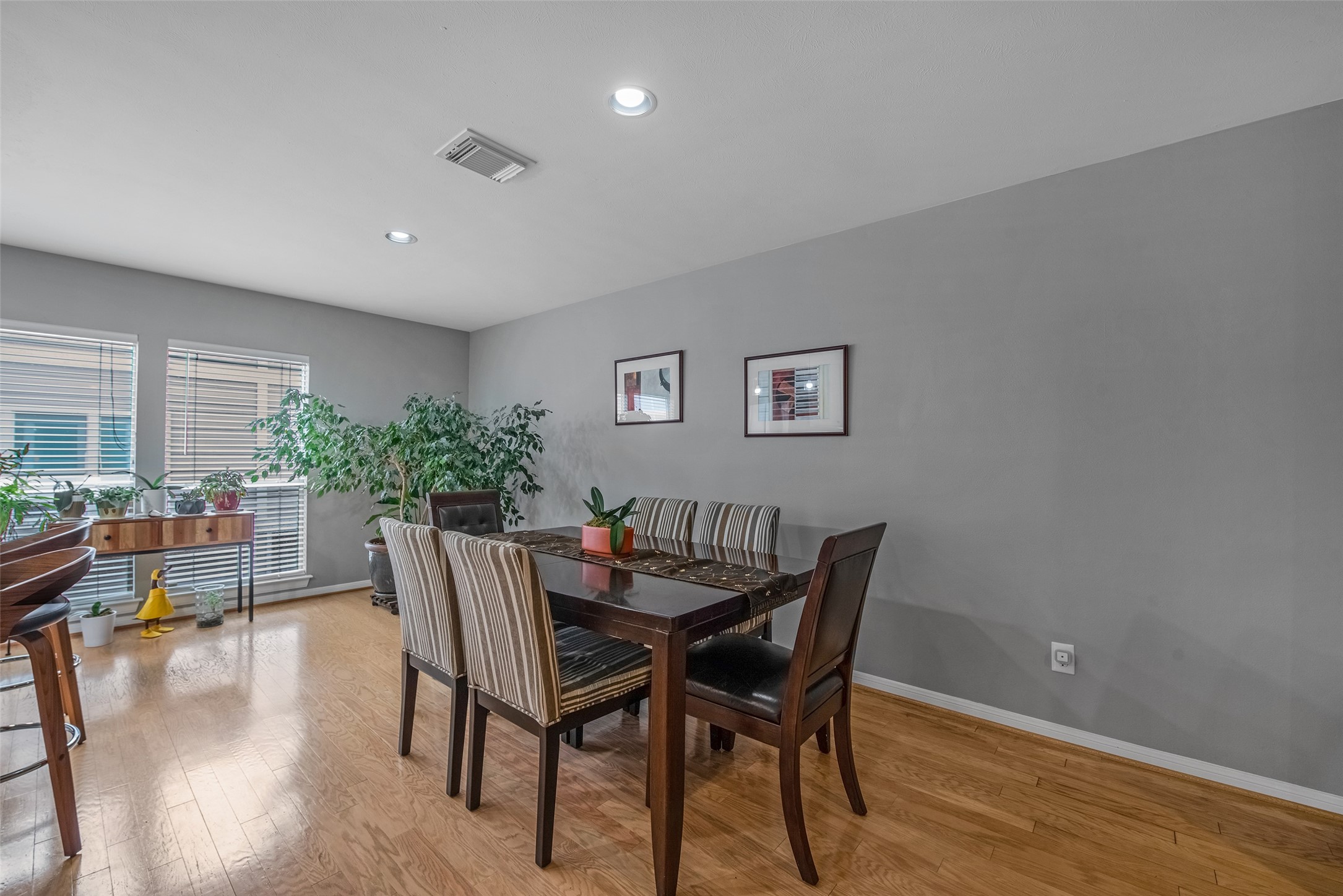 1028 La Rue Street Houston, TX 77019 - Photo 11 of 29 Dining area with more windows