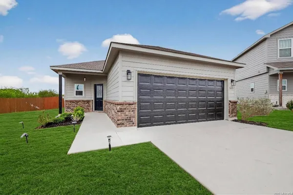 $244,995 | 3038 Laguna Cliffs, Converse, TX 78109