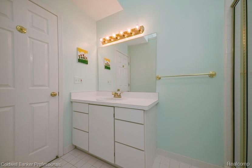 2211 South Shore Court Rochester Hills, MI 48307 - Photo 18 of 48