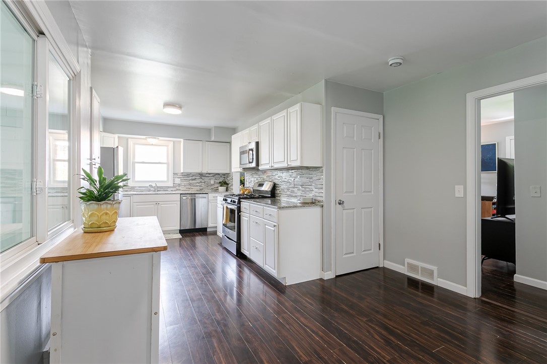 55 Dorking Road Brighton, NY 14610 - Photo 9 of 27