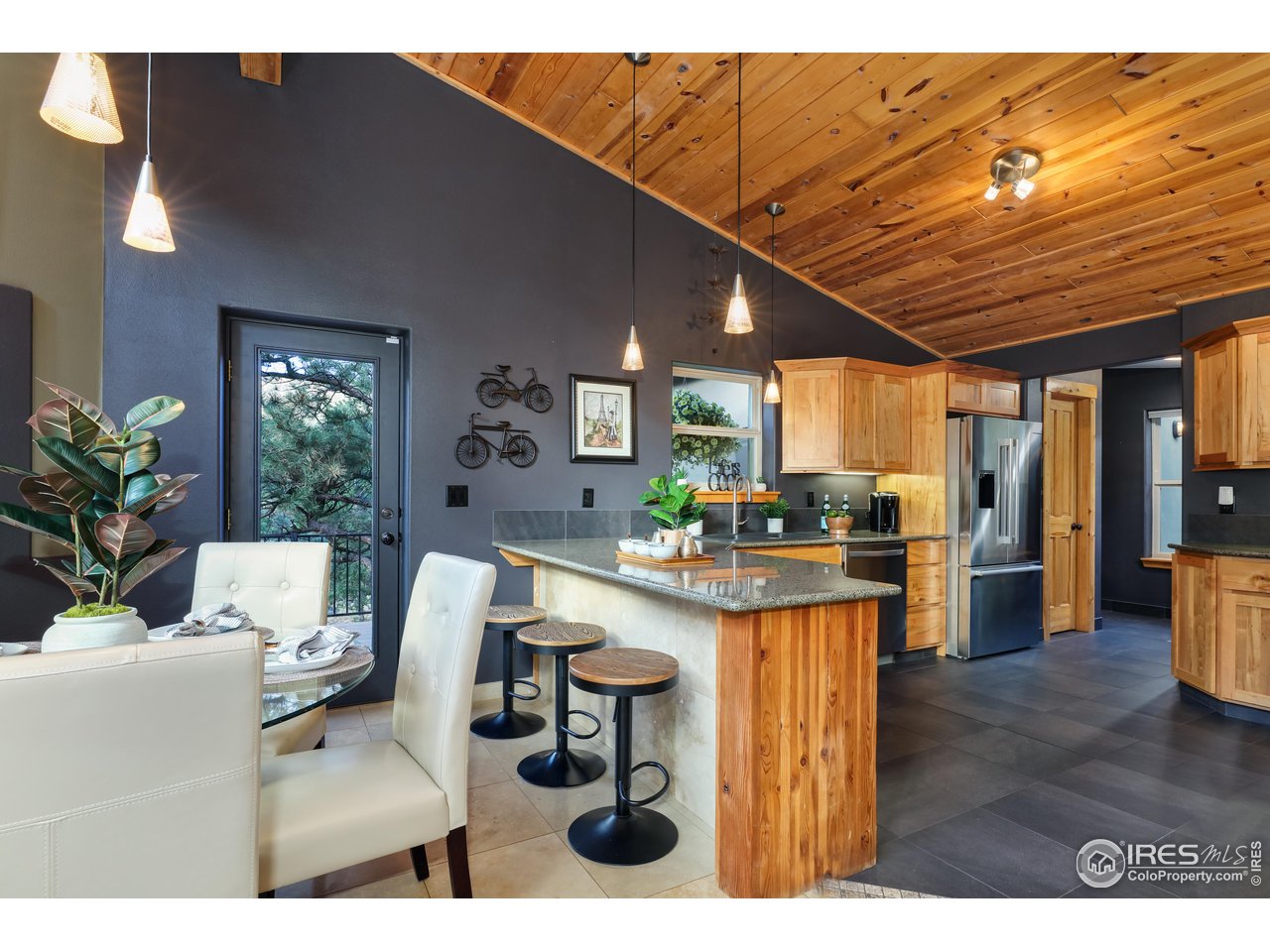 21 Pima Road Lyons, CO 80540 - Photo 17 of 40 Gallery Image 17