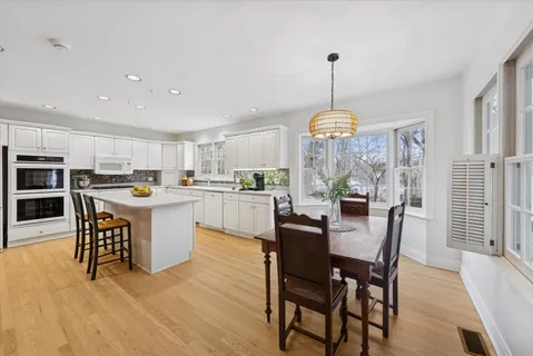 $985,000 | 692 Chidester Avenue, Glen Ellyn, IL 60137