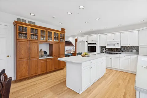 $985,000 | 692 Chidester Avenue, Glen Ellyn, IL 60137