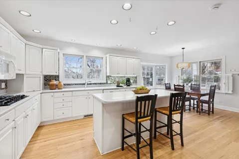 $985,000 | 692 Chidester Avenue, Glen Ellyn, IL 60137